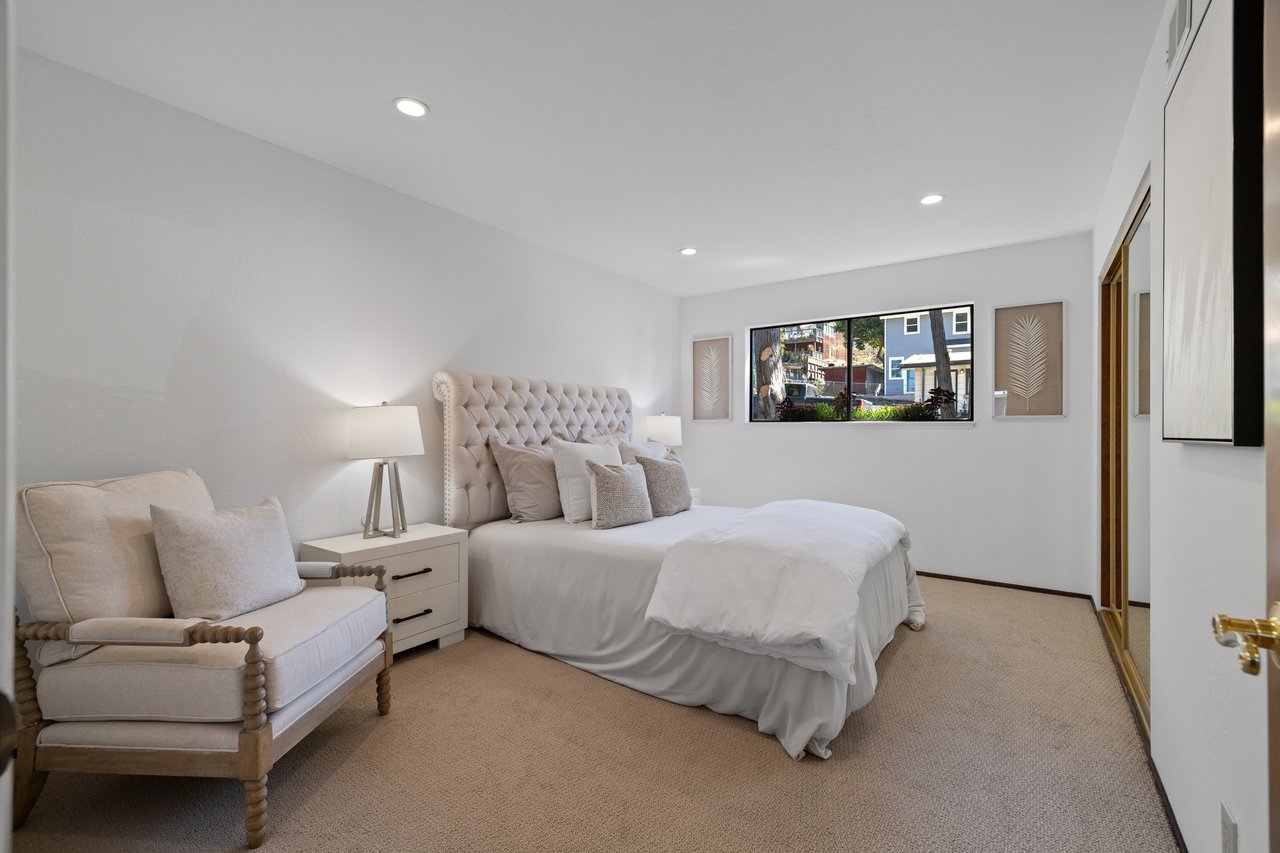 207 Beverly Pl