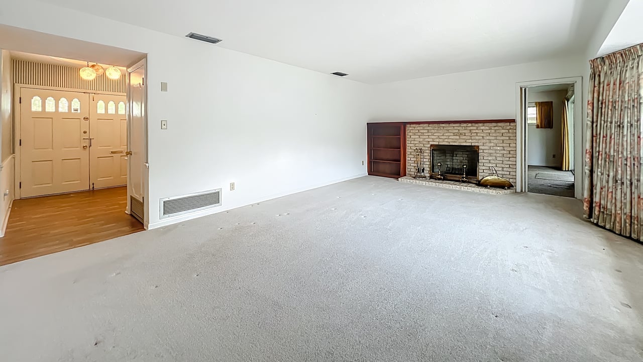 Mid-Century Modern 4-Bedroom in Dommerich Hills, Maitland