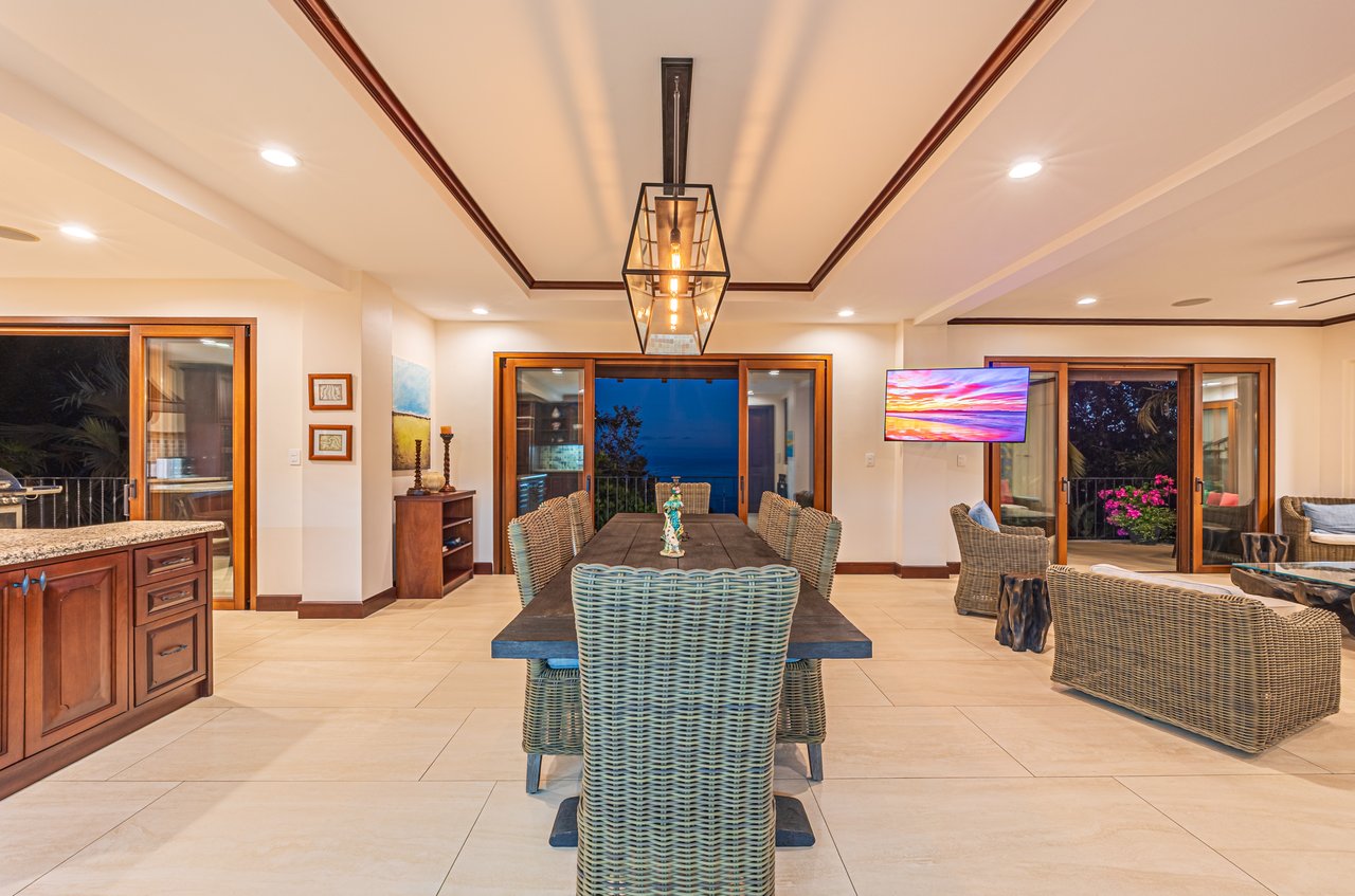 Nido Escondido, Playa Dominical