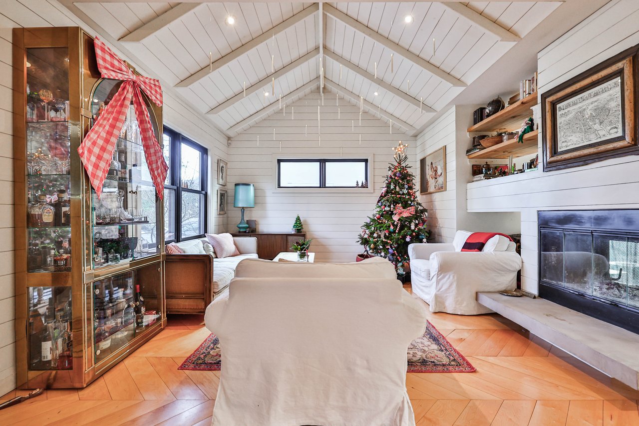 52 Kerr Street, Oakville