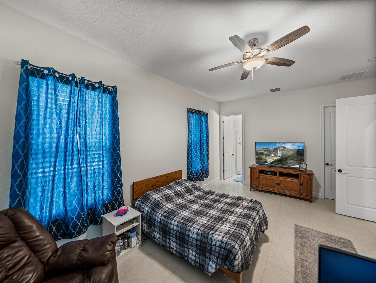14198 THOROUGHBRED DR