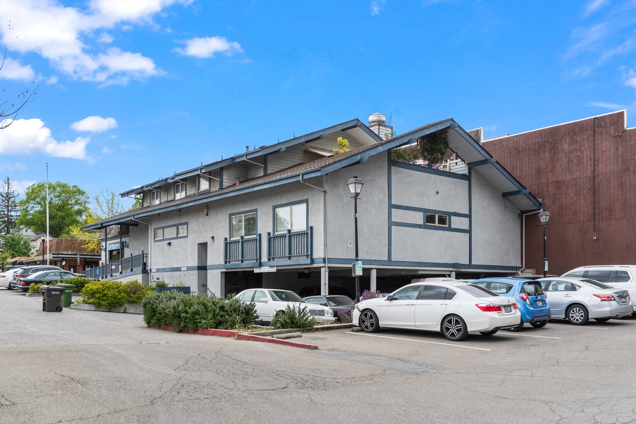 Restaurant Bldg. For Sale in Downtown Saratoga