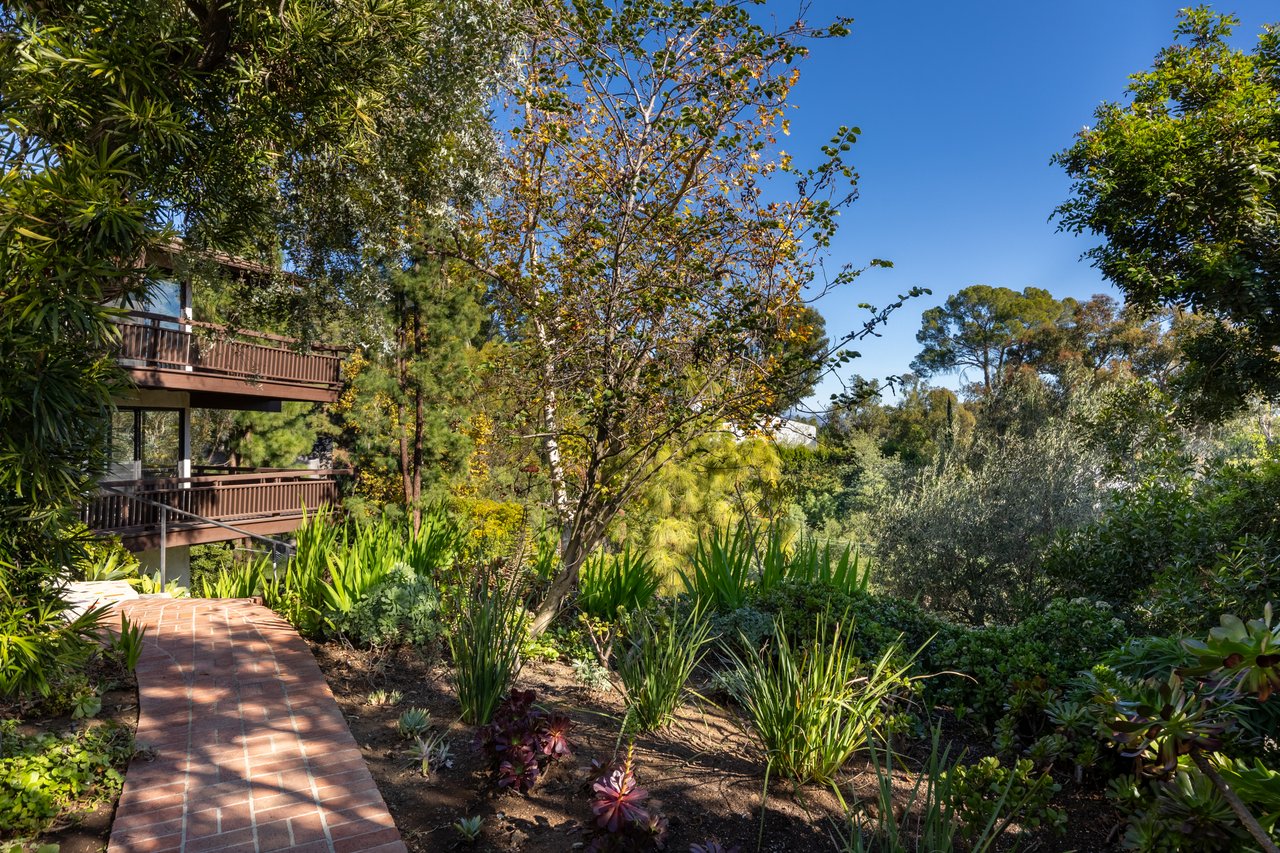 The Gertrud and Otto Natzler Residence - Upper Nichols Canyon