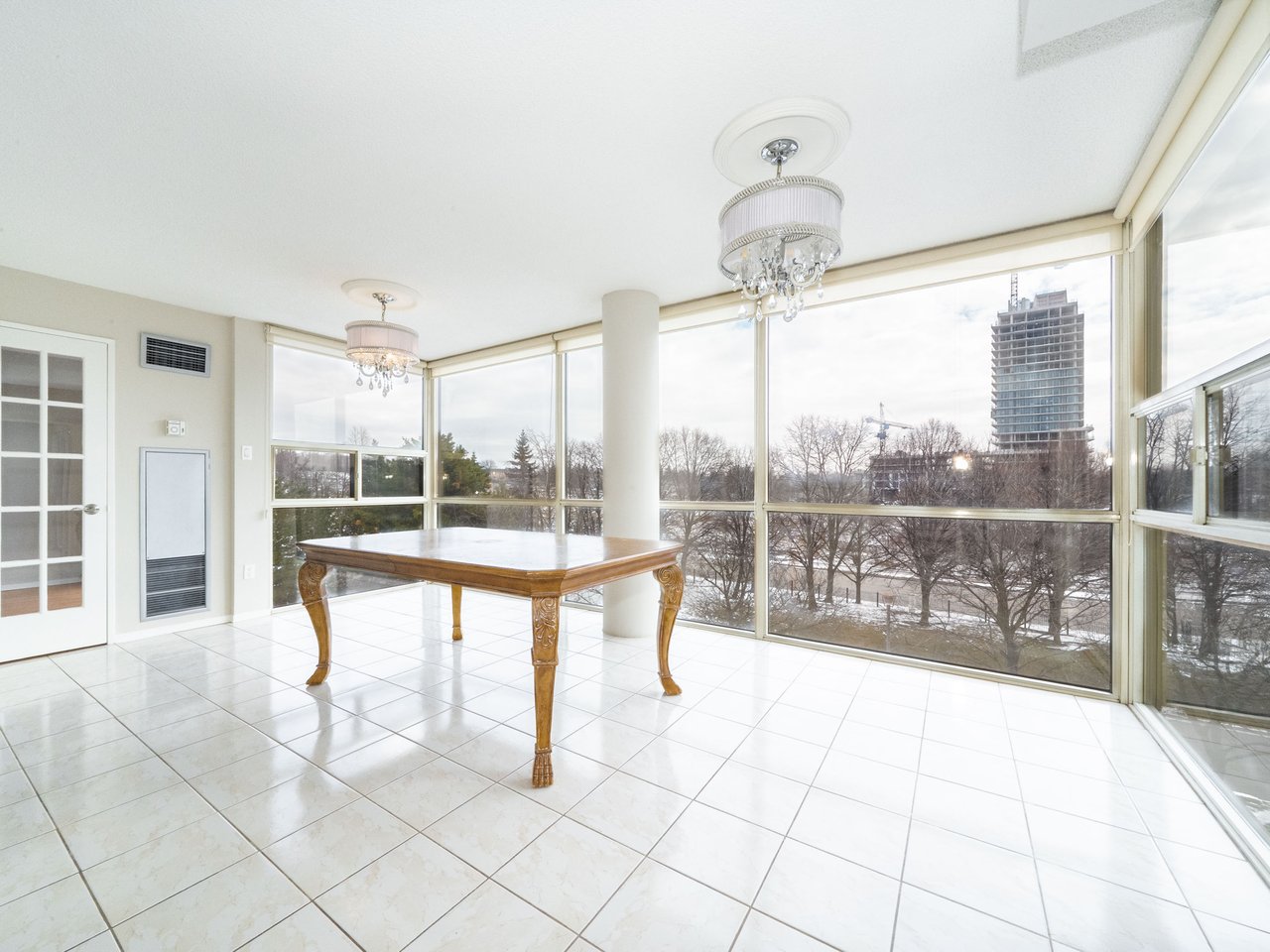 30 Harding Boulevard W, 404