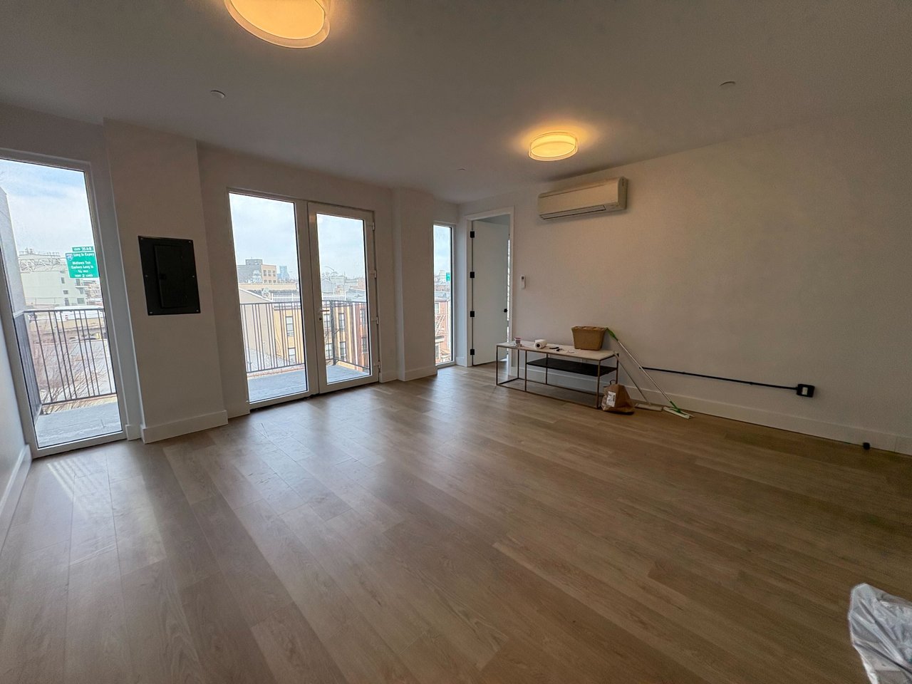 139 Frost St 4D