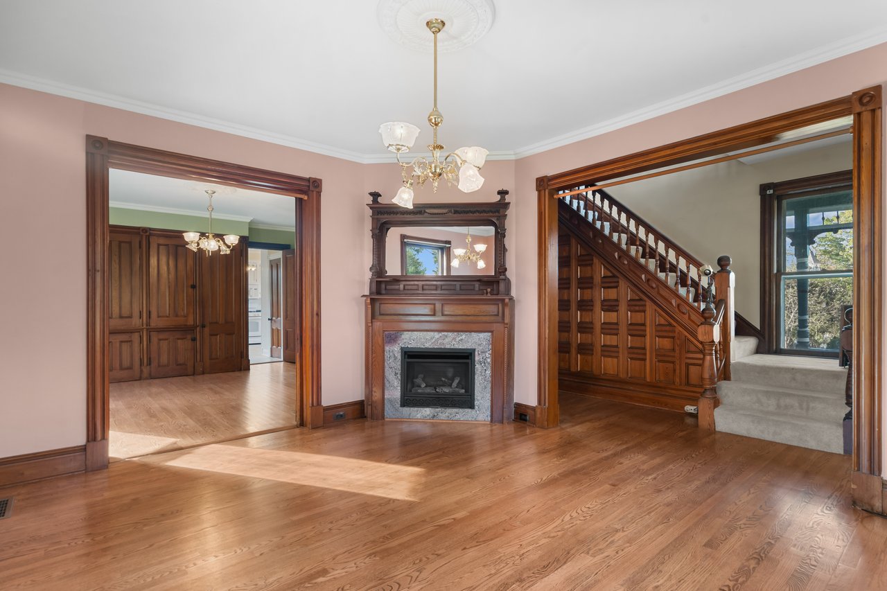 25 Old Turnpike Rd