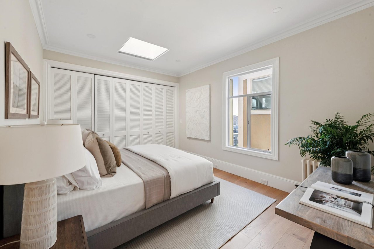 1845 Leavenworth #202