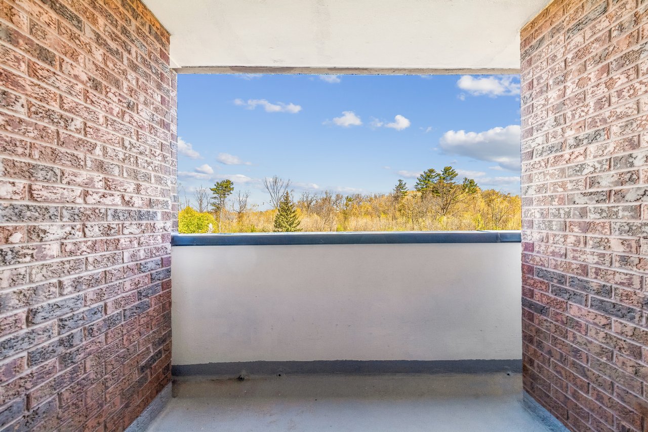 Bright and spacious studio apartment in great location