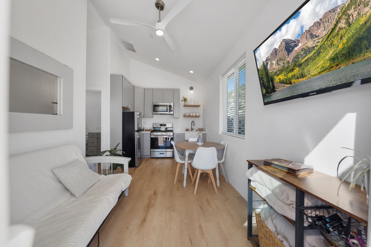 41950 Calle La Escondida