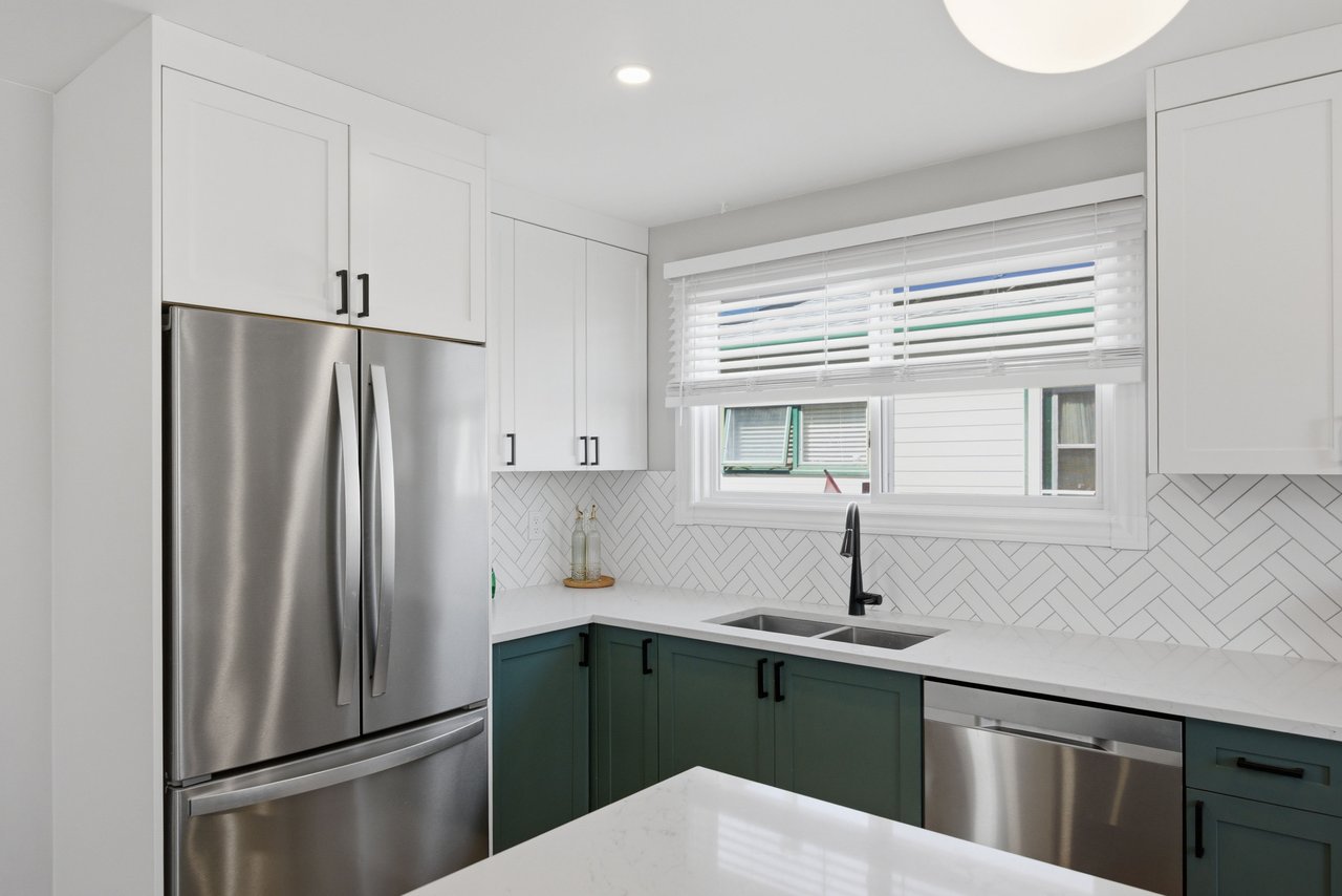 559 Deerpath Court SE