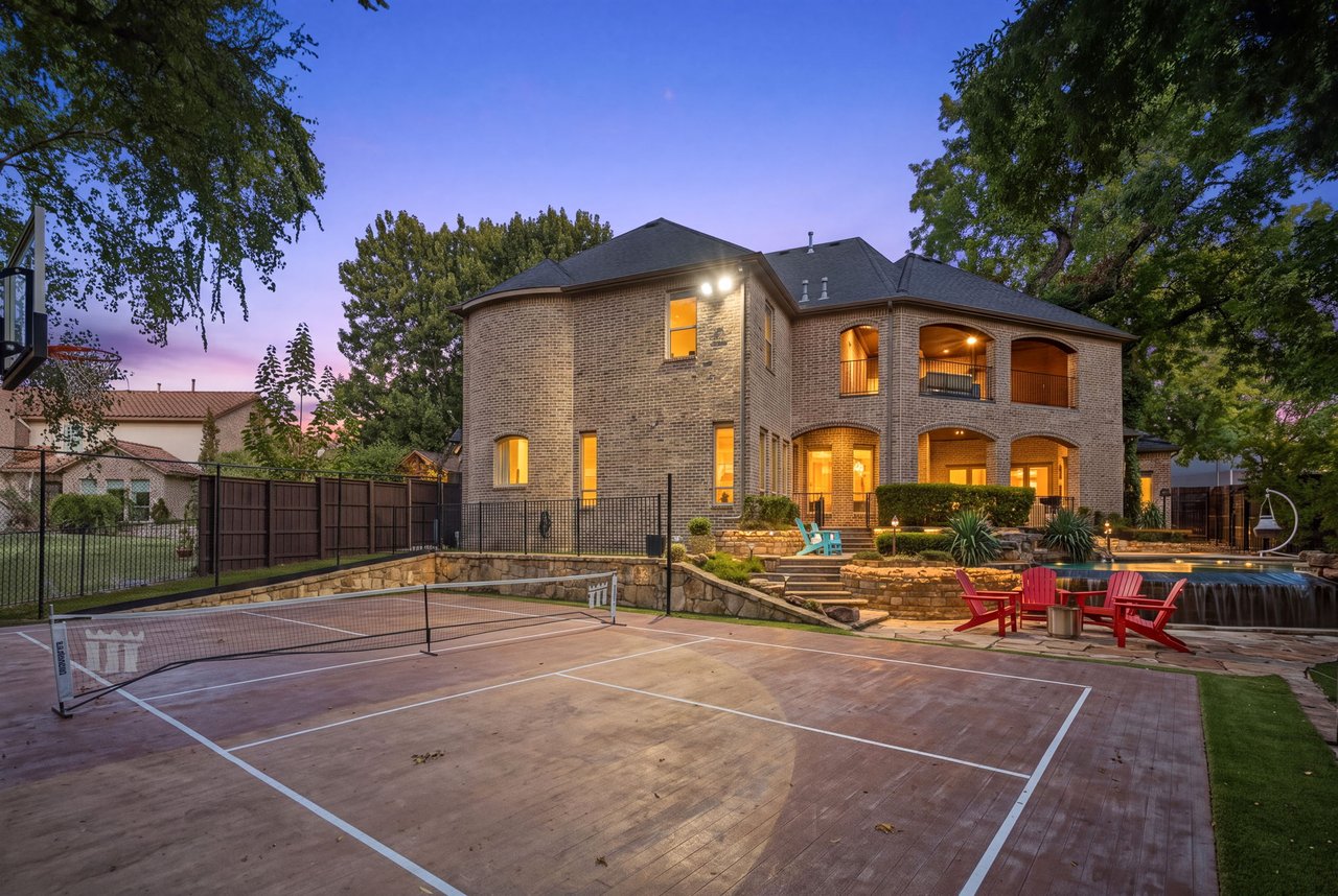 1700 Surrey Lane