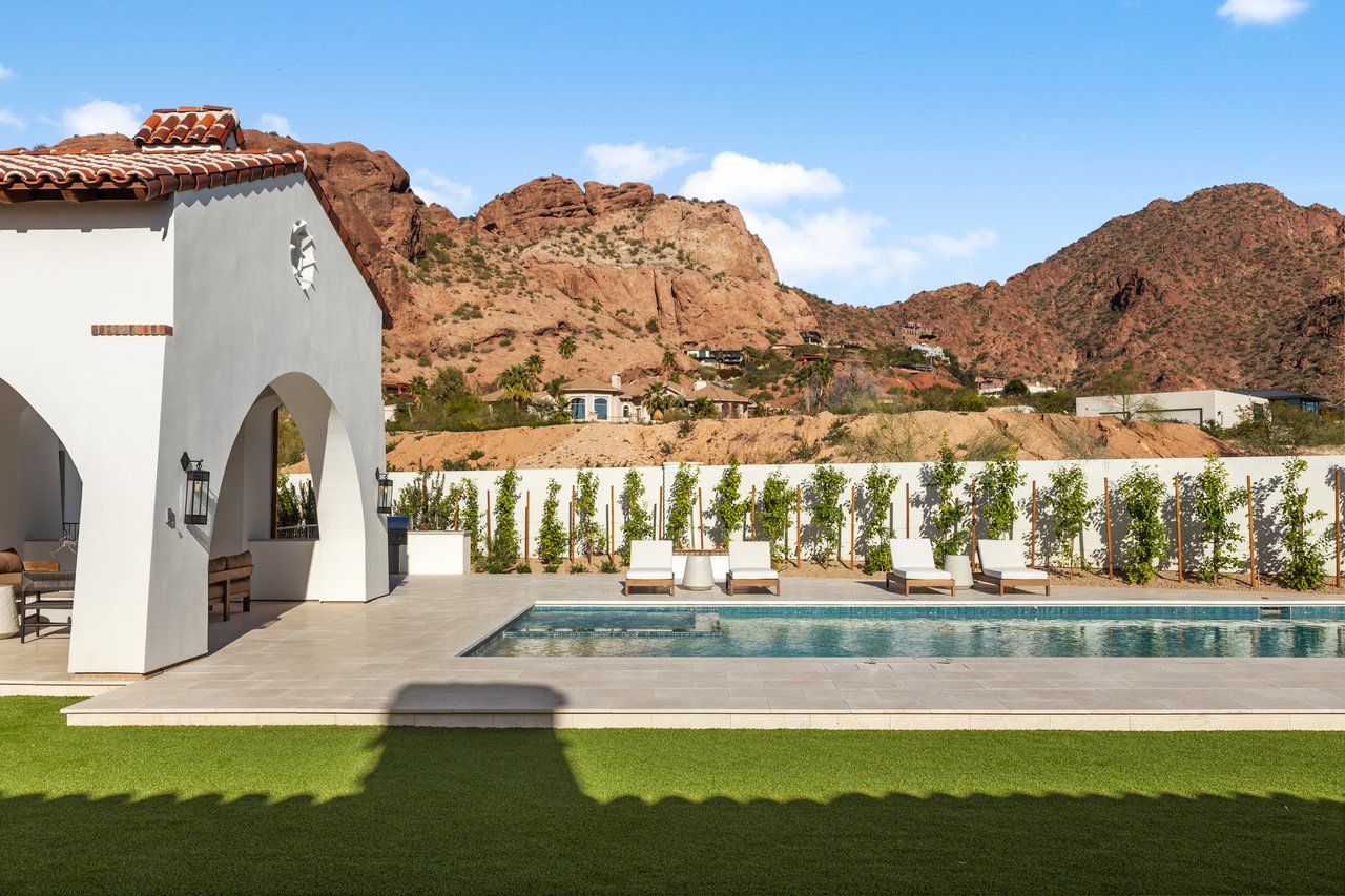 4605 E ROCKRIDGE Road