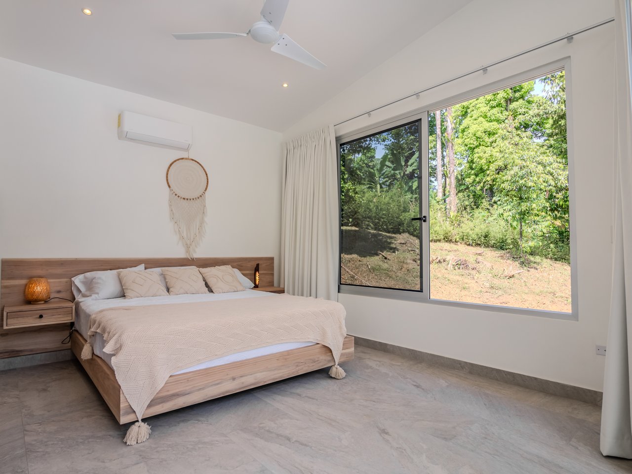 An Exclusive, Sunny Ridge-Top 4-Bed Designer House With Unforgettable Mountain & Jungle Views