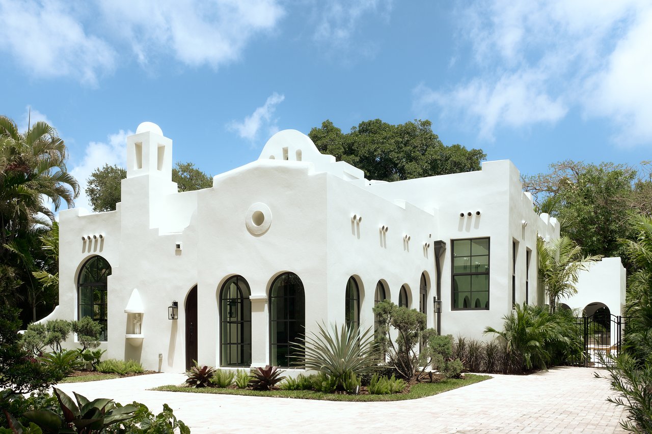 El Tesoro ~ 549 NE 59th Street