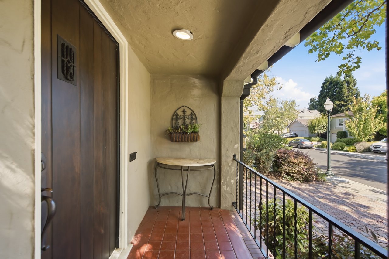 122 Castilian Way