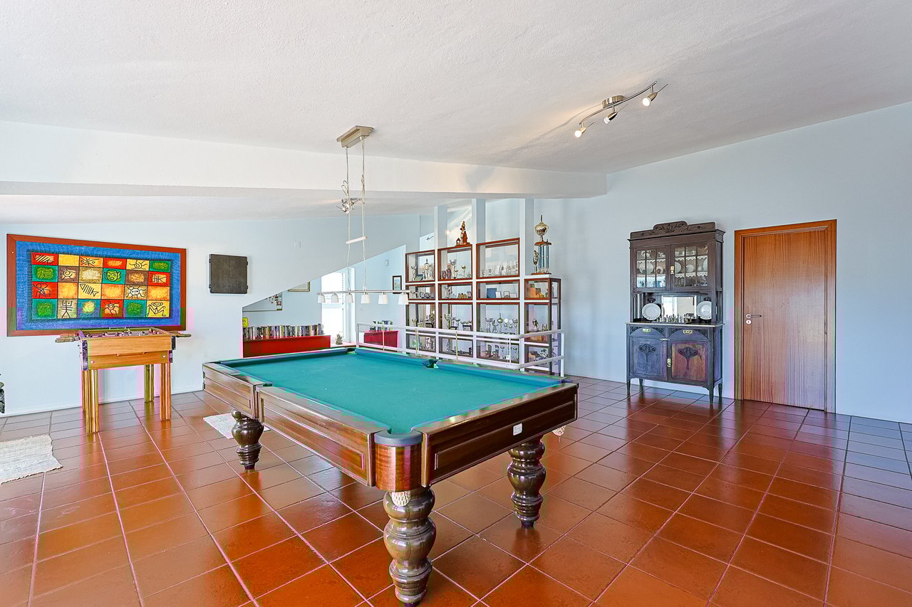 Exclusive 4,000 m² Estate in Azeitão with Tennis Court, Spa & Approved Development Project