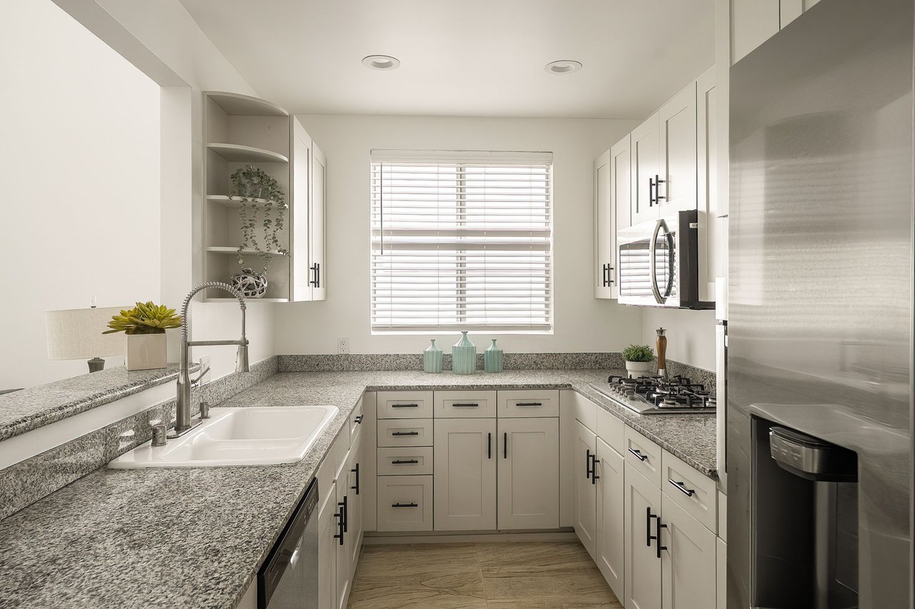 1617 S Beverly Glen Blvd Unit: 404, Westwood