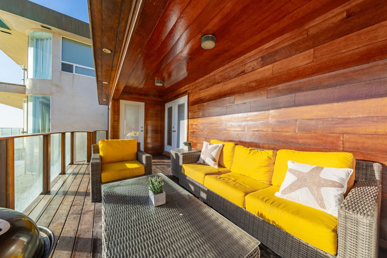 Pacific Retreat 🌊