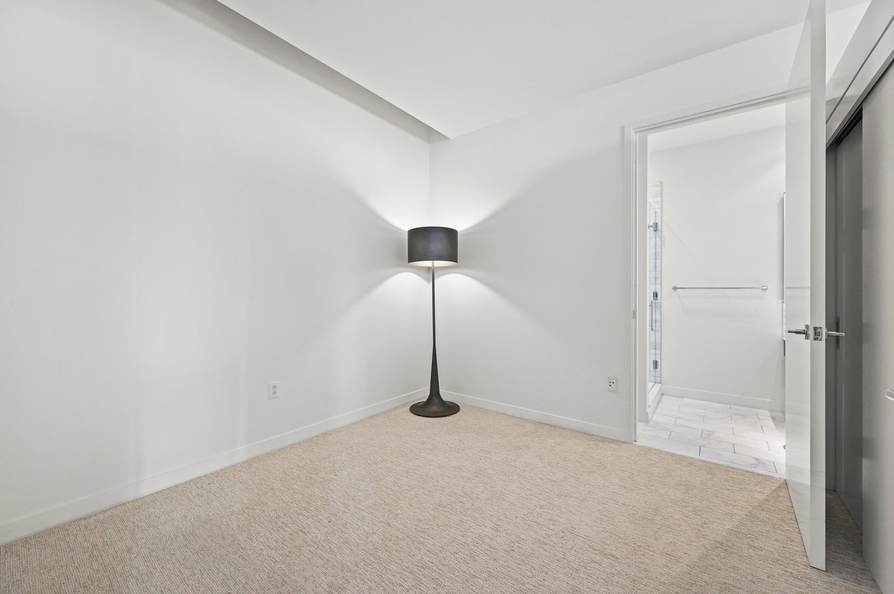 210 Lavaca St#2011