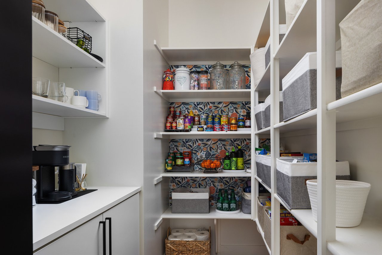 3548 E BLOOMFIELD Parkway