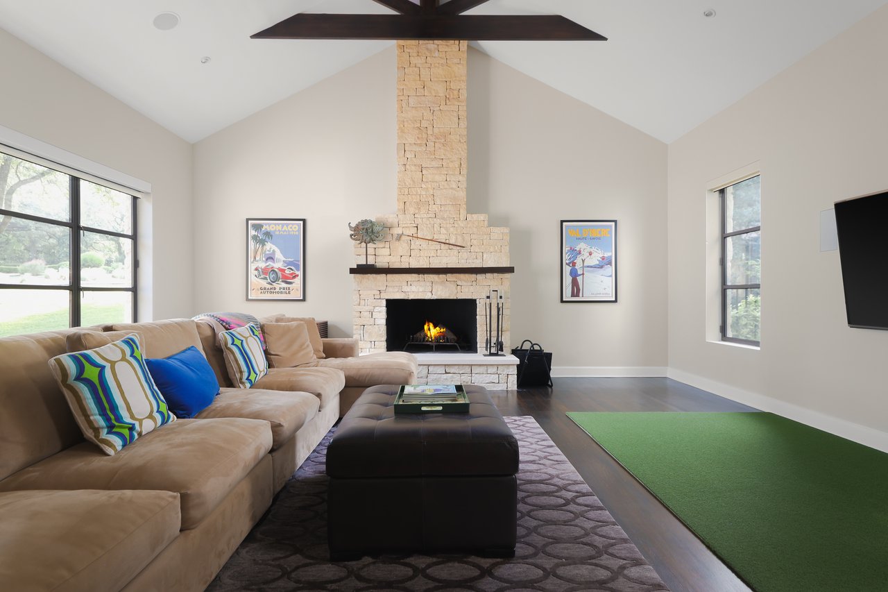 5301 Maryanna Dr