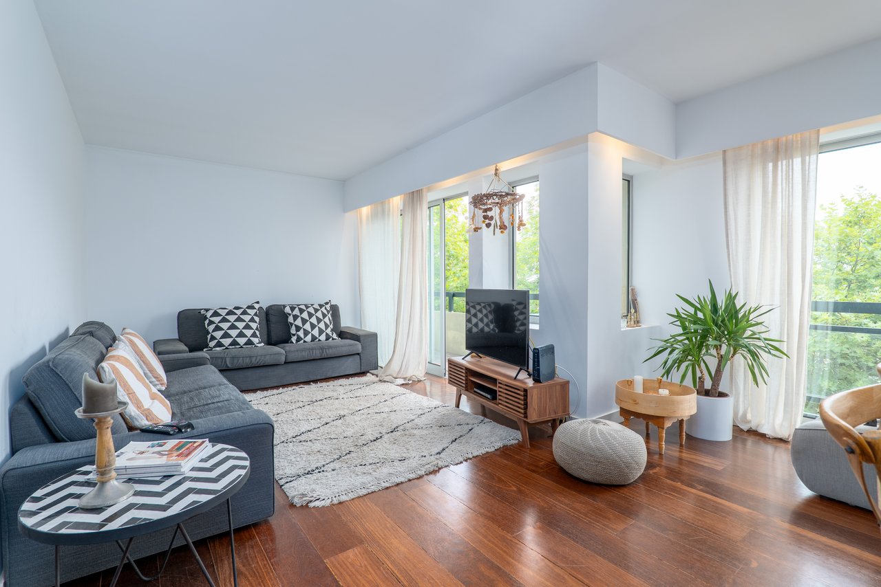 Sea View 2-Bedroom Apartment for Rent in Tranquil Foz Location