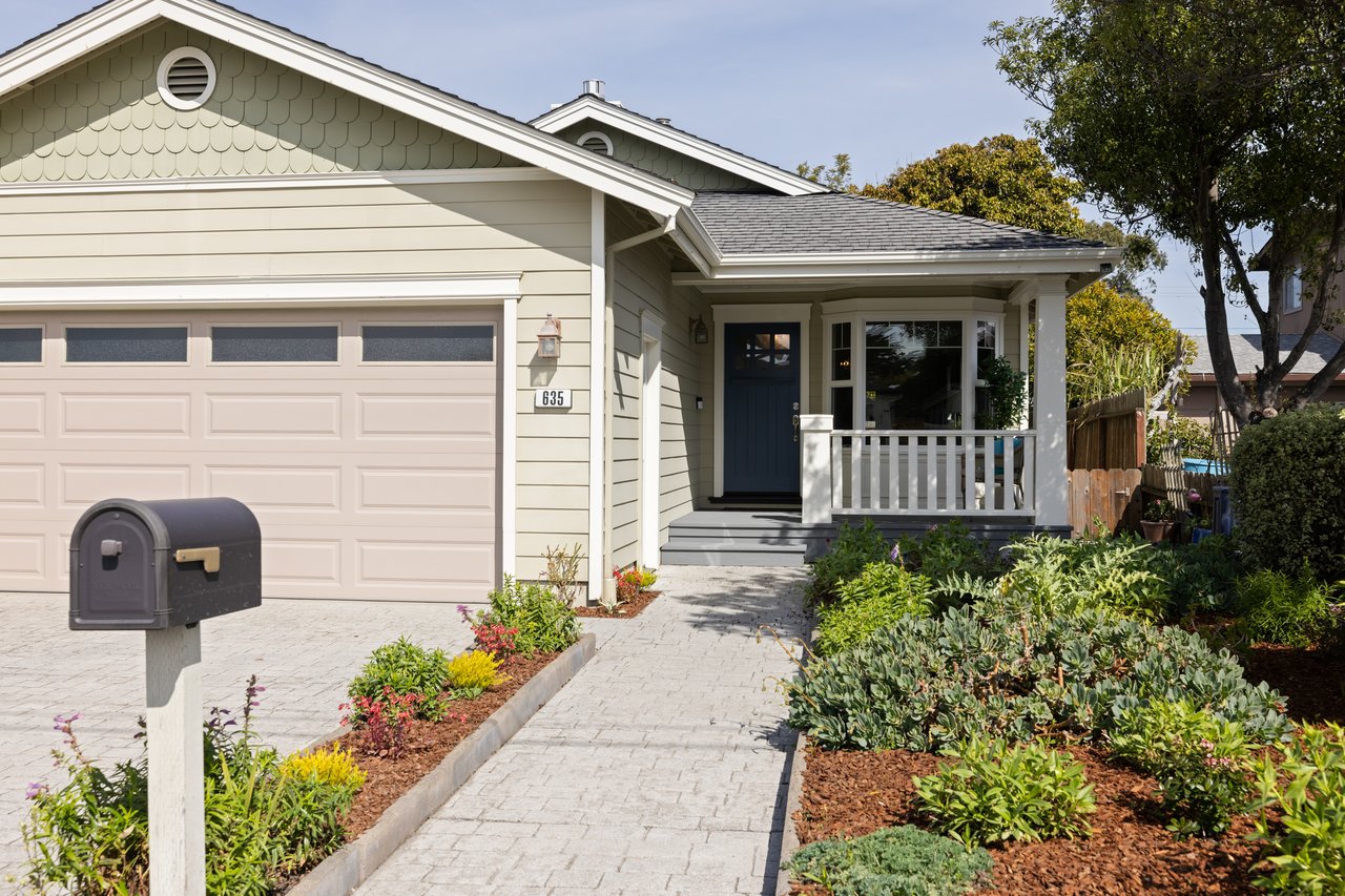 Magnolia Street, Half Moon Bay
