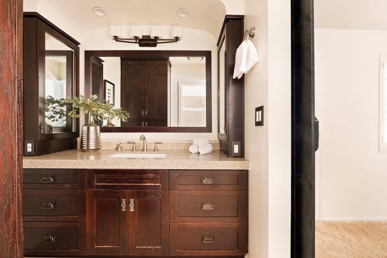 20607 Martha St, Woodland Hills