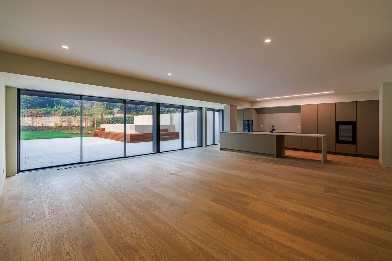 Luxury 4+1  Duplex with Garden & Pool in Foz do Douro – Coastal Living in Porto