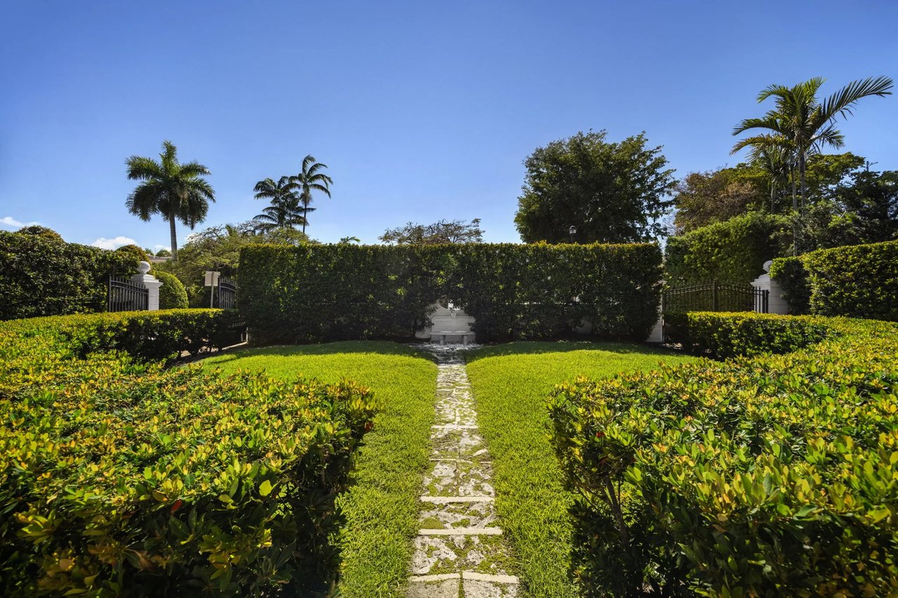 Pine Tree Drive, Miami Beach Waterfront