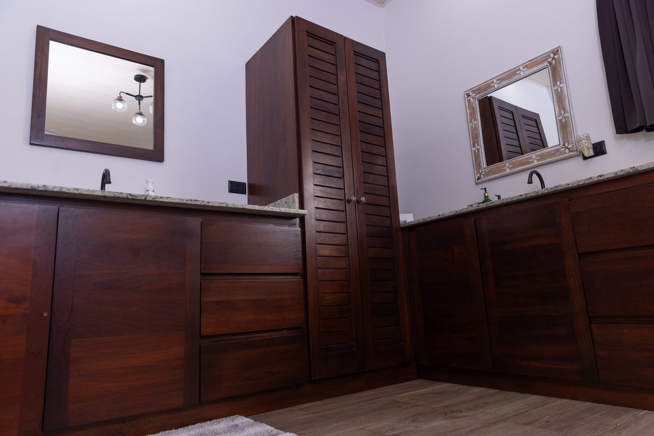 Turnkey Modern Home Near Quepos Marina – Move-In Ready! 2BDR&2BATHS