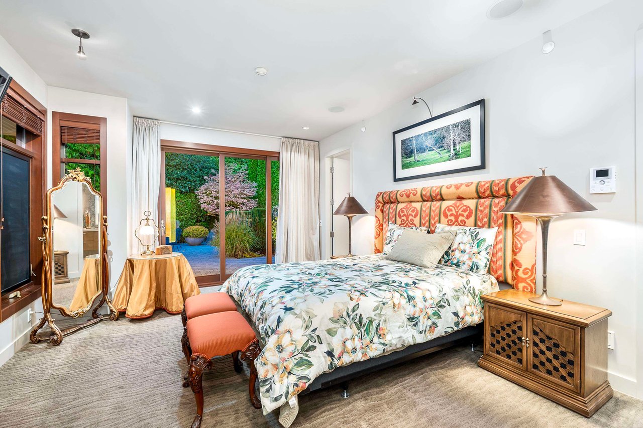 389 MOYNE DR