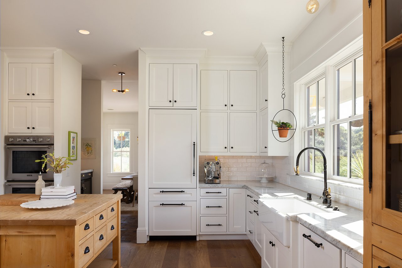 Honey Hill - 365 Race Horse Ln