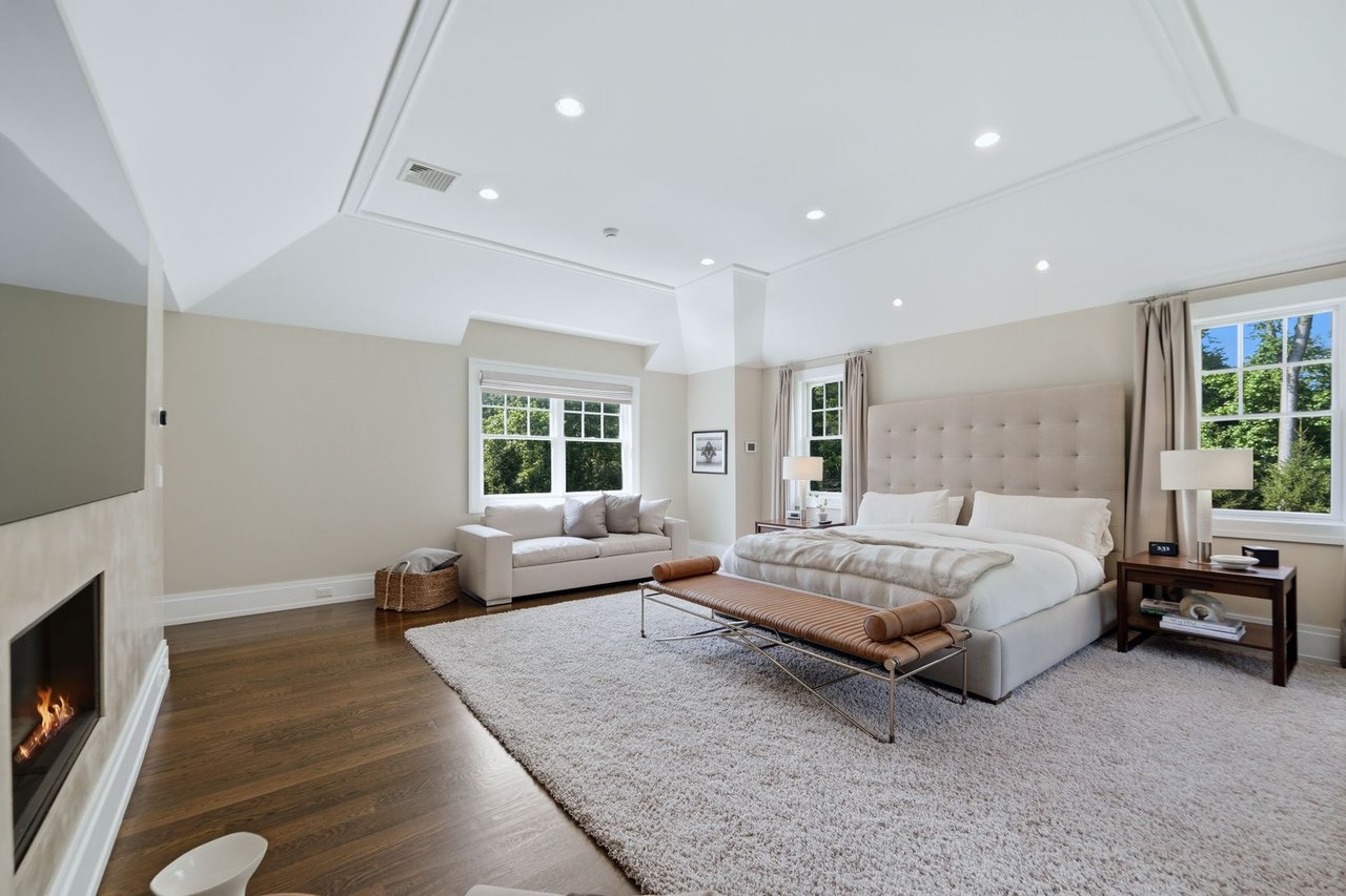 221 Churchill Rd