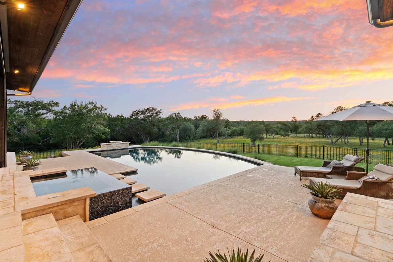1457 Avenida High View