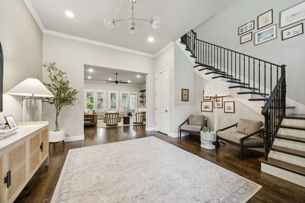 6910 Frontierwood Pl