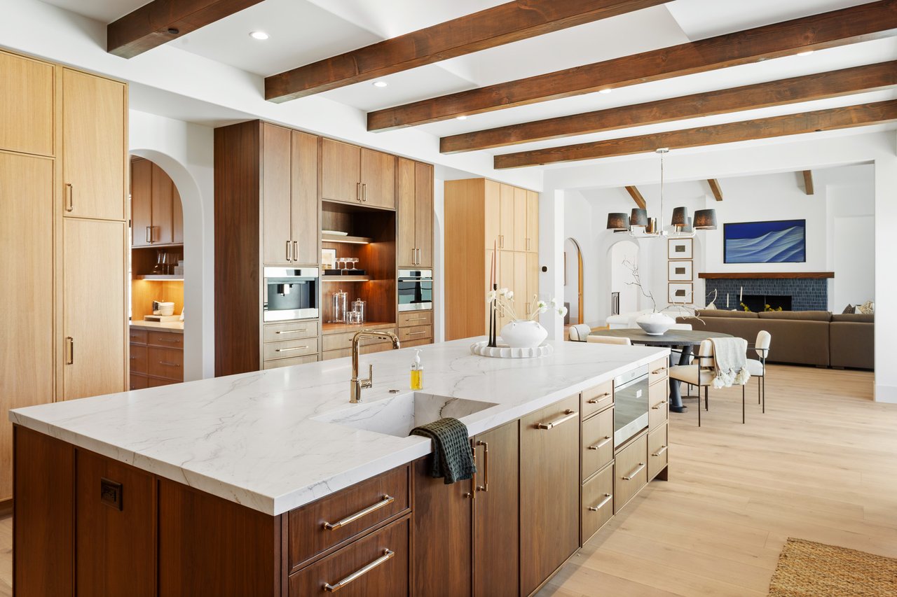 4605 E ROCKRIDGE Road