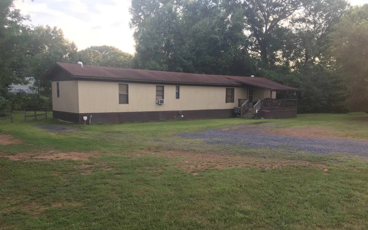 4017 Lena Ln