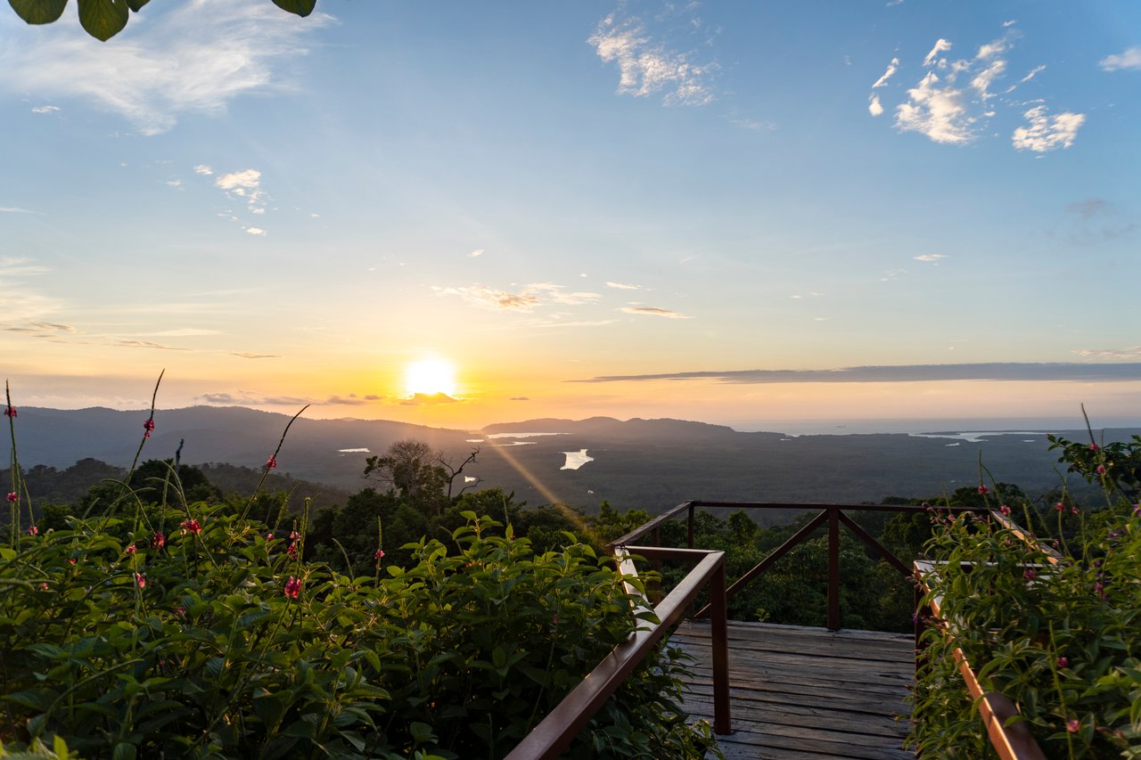 67 acres development (15 titled lots) with breathtaking views in Sierpe