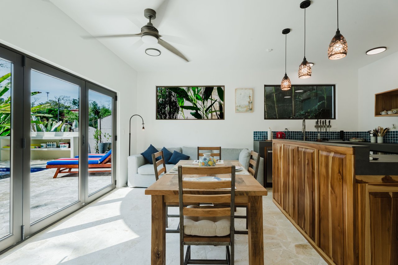 Casa Iguana - Fully Renovated Home Minutes from Marina Pez Vela 