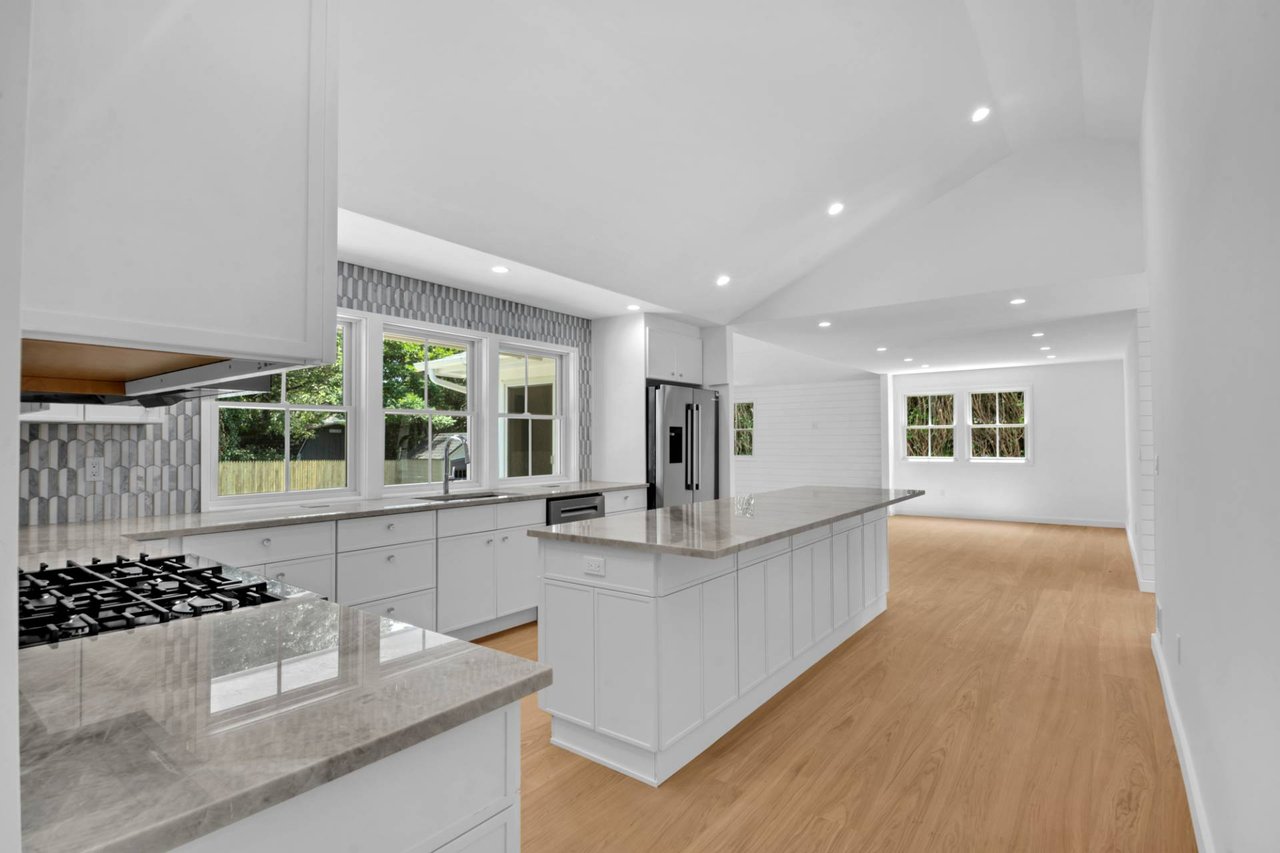 24 Windermere Dr
