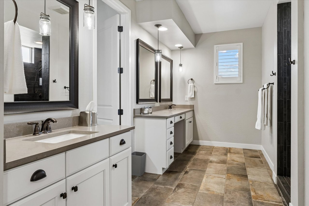 2905 E LOS GATOS DR, Phoenix, AZ 85050