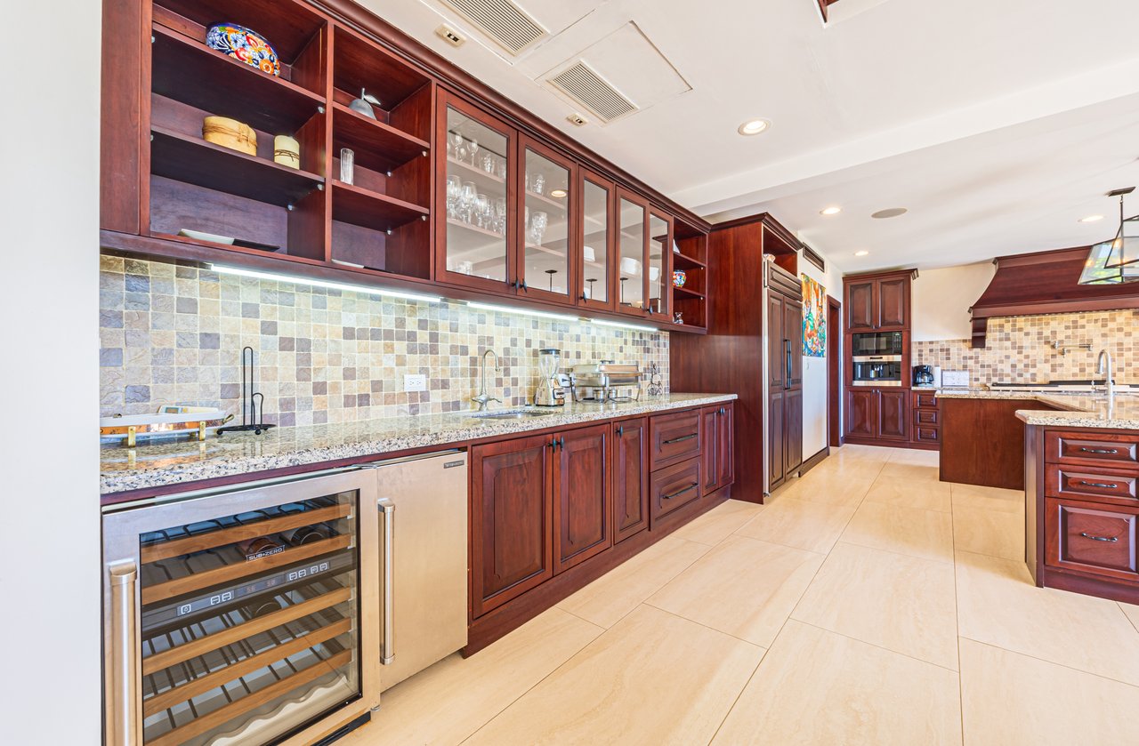 Nido Escondido, Playa Dominical