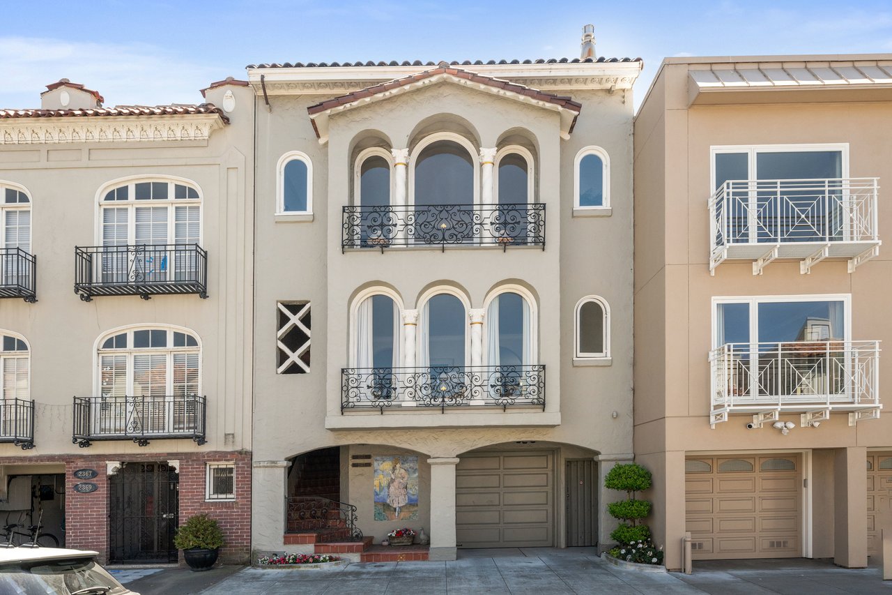 Stylishly Renovated & Palace-Adjacent