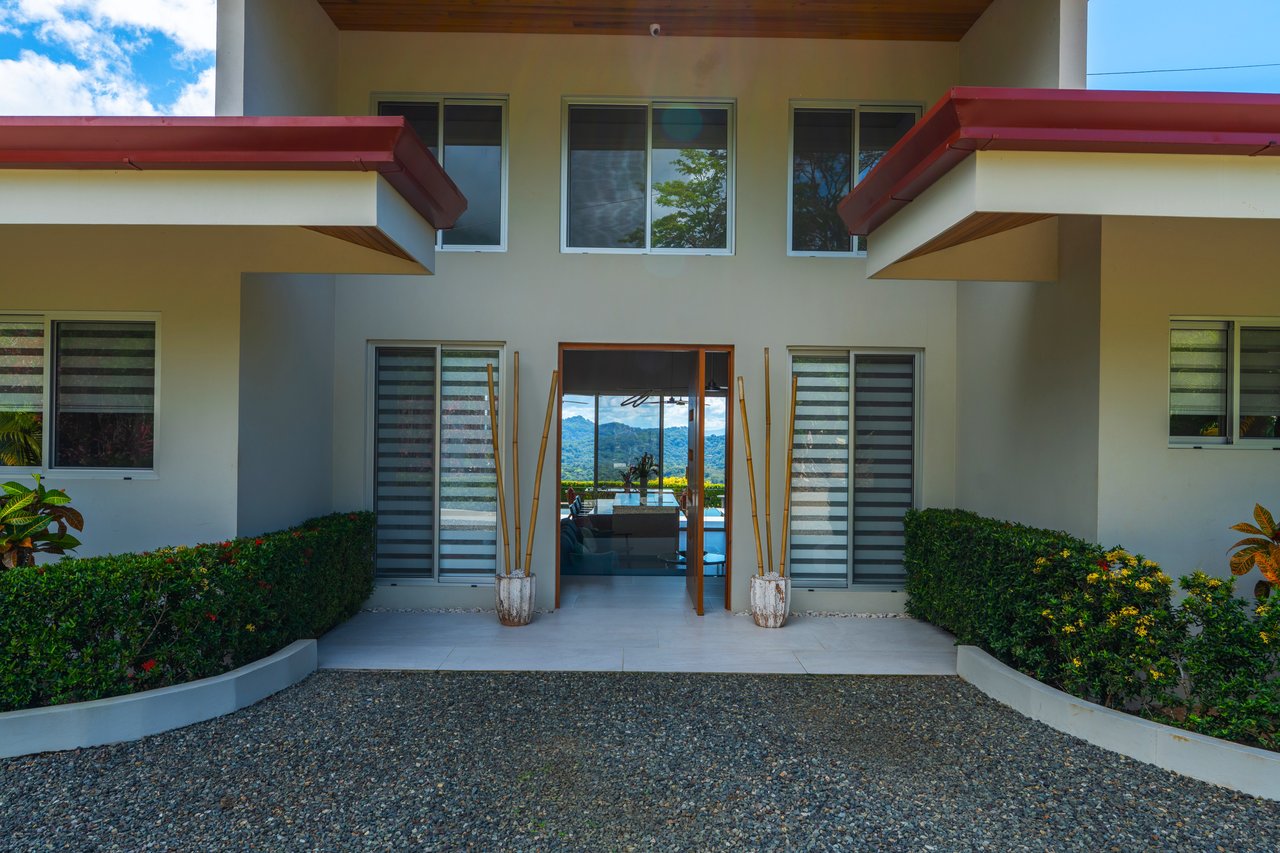 Blue Horizon – luxury ocean-view home in Ojochal, Costa Rica
