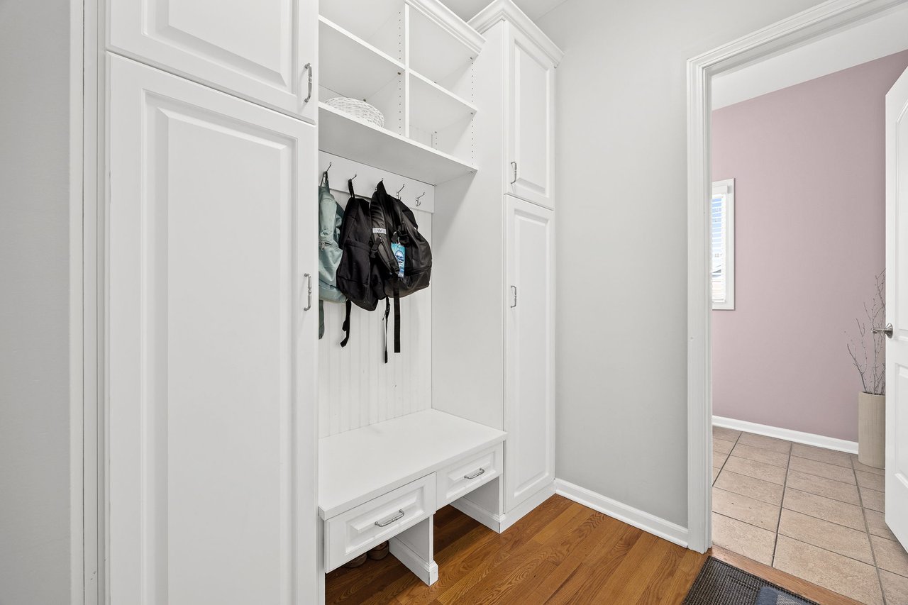 8724 Coventry Dr, Woodridge