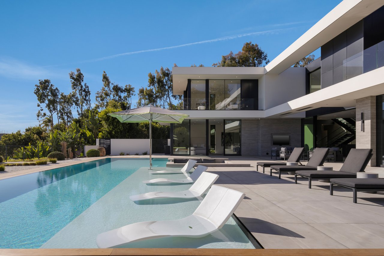 1320 Beverly Grove Place