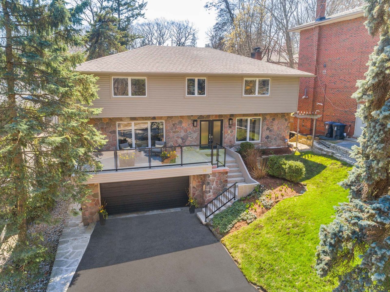 38 Fallingbrook Dr