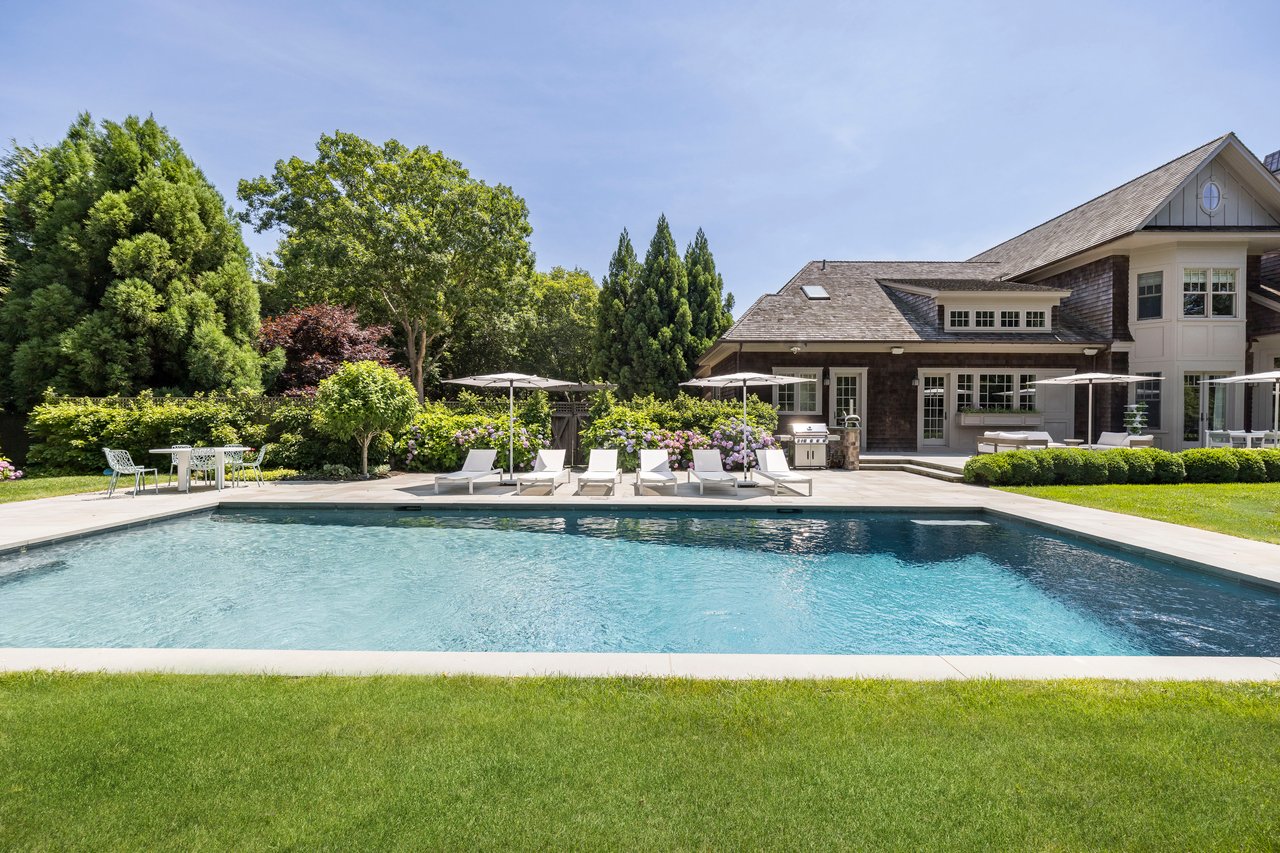 1 Eileens Path, East Hampton