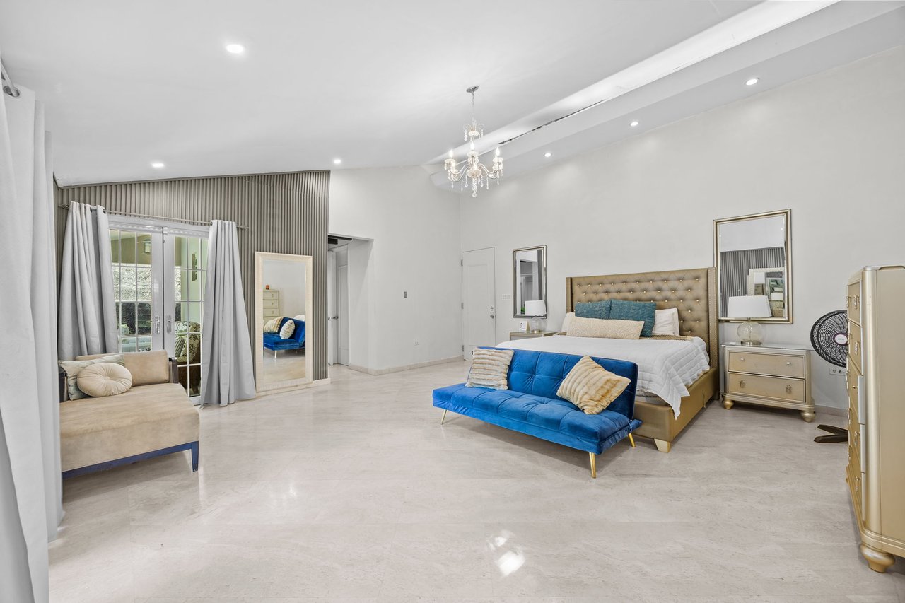 Luxury Income-Producing Estate | Carolina, Puerto Rico